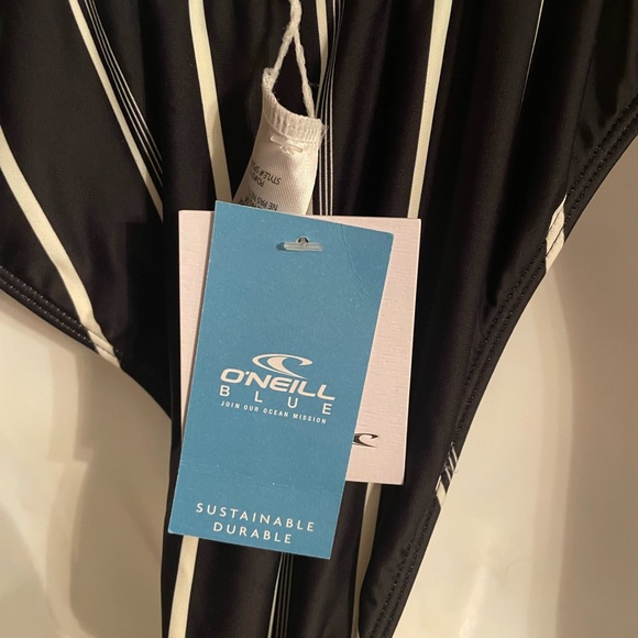O’Neill Stripe Pismo One Piece Womens Swimsuit - Picture 4 of 8